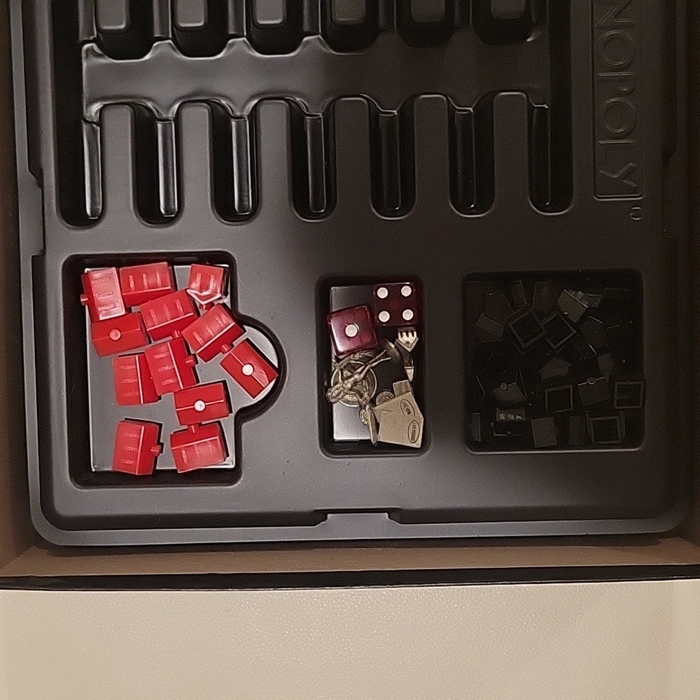 2 game Monopoly Las Vegas and 2000 Millennium editions - Picture 7 of 16
